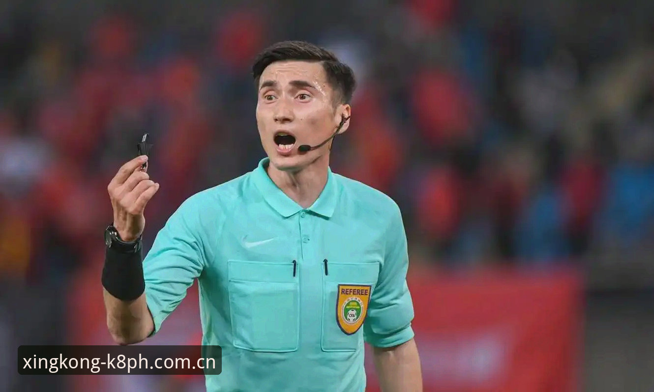 裁判马宁出发前聊世界杯：球迷喊我吃饭，也喊我坐牢